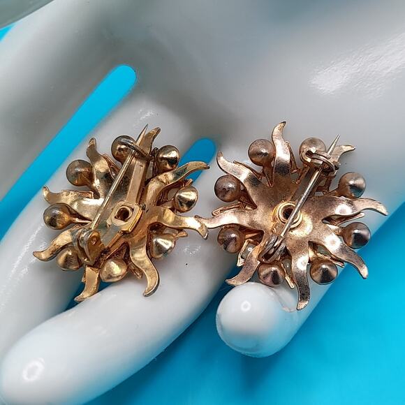 Vintage Pink Clear Rhinestone Floral Twin Pins, Mid-Century Brooch Set, 1950s - Picture 6 of 10